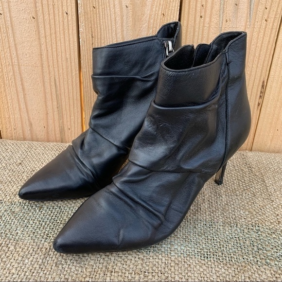 Tahari Women's Kaleo Leather Ankle Bootie Heeled Pointed Toe Black Size 8 - Picture 1 of 8